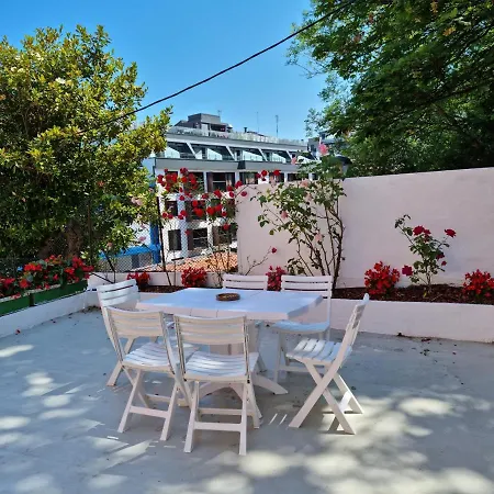 Easo Terrace Free Private Parking And Air Conditioning