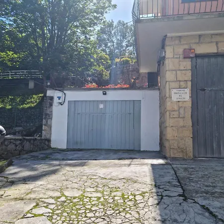 Апартаменты Easo Terrace Free Private Parking And Air Conditioning